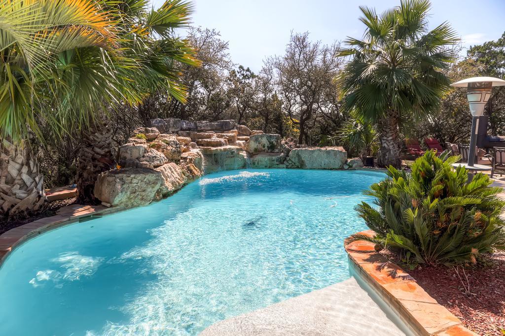 Tnt Hill Country Getaways Hotel Helotes Exterior photo